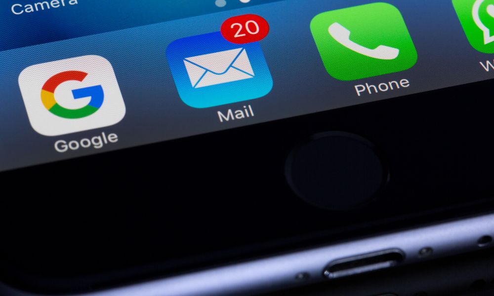 How to remove grey bar at bottom of iPhone 11- Best solution